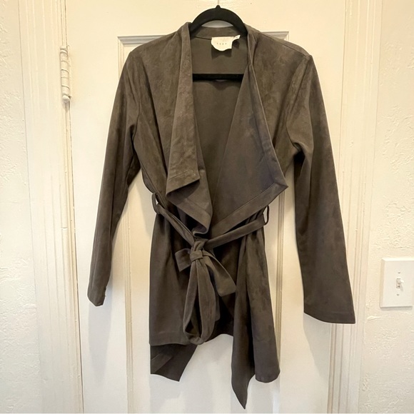 Lush Jackets & Blazers - Lush Faux Suede Coat in Taupe. Size Small